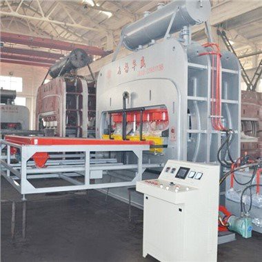 Forgácslap lamináló prés